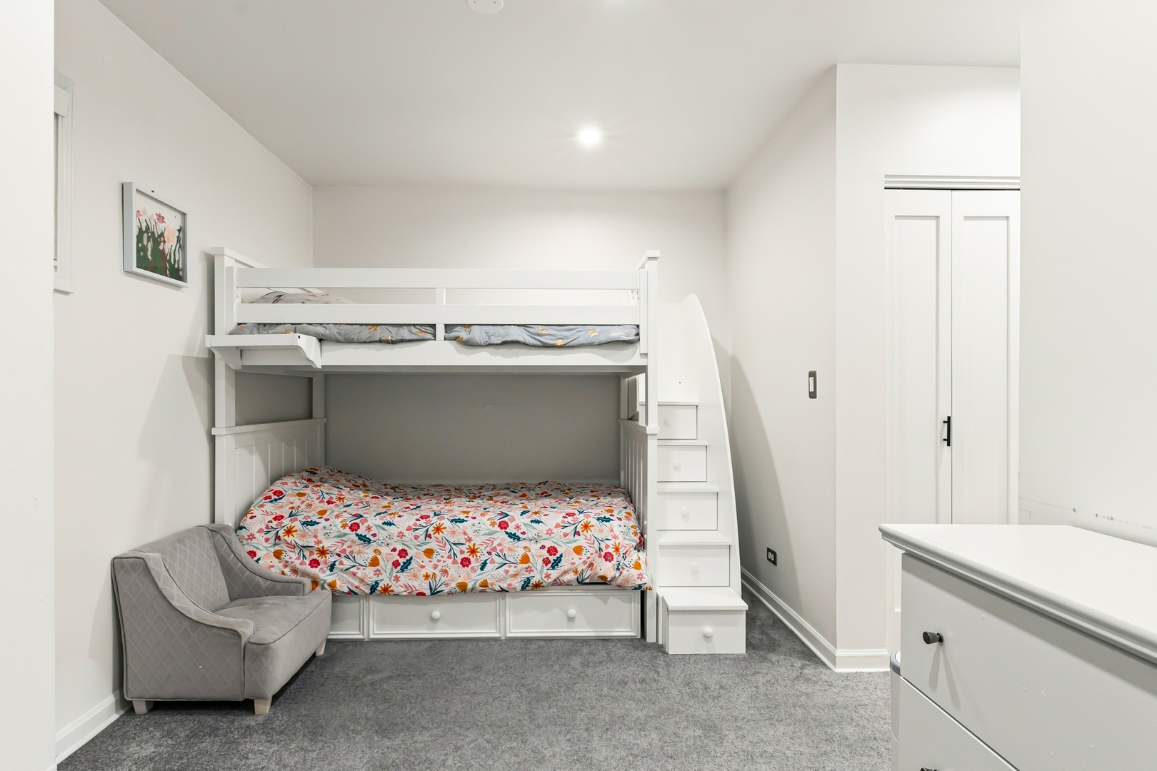 942 N Wolcott Avenue Unit: 1