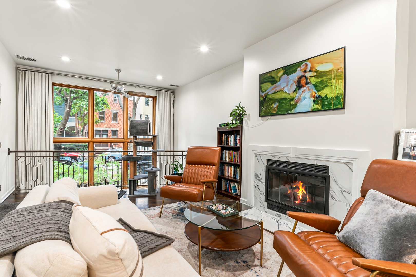 942 N Wolcott Avenue Unit: 1
