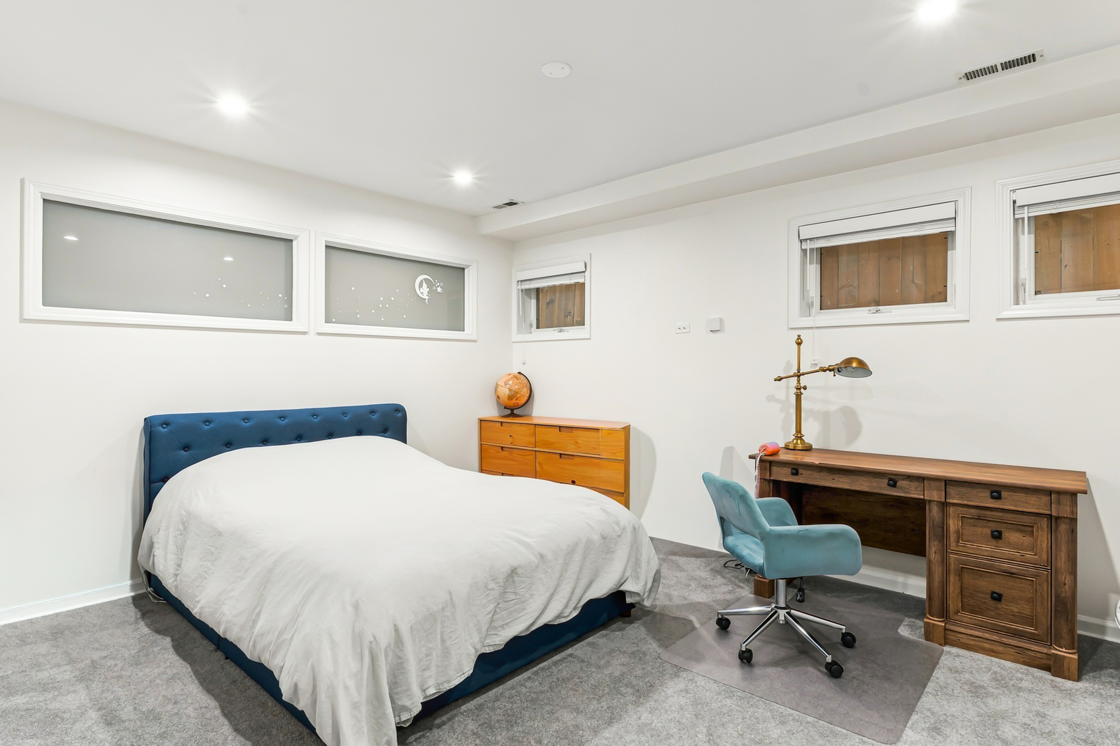 942 N Wolcott Avenue Unit: 1