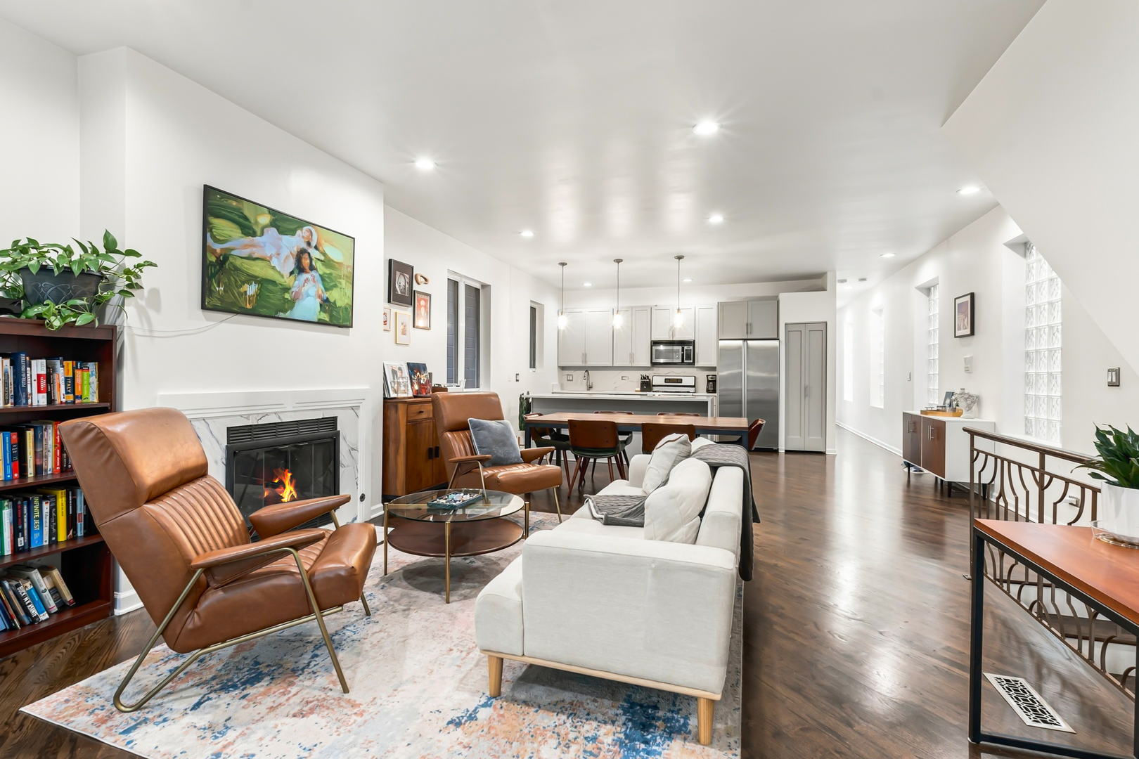 942 N Wolcott Avenue Unit: 1