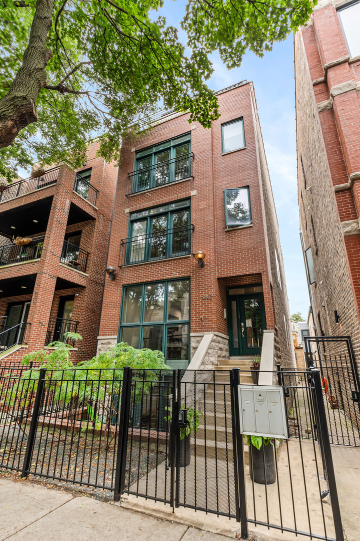 942 N Wolcott Avenue Unit: 1