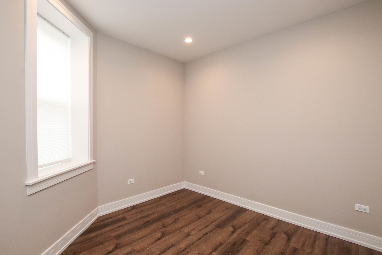 1710 W Lunt Avenue Unit: 103
