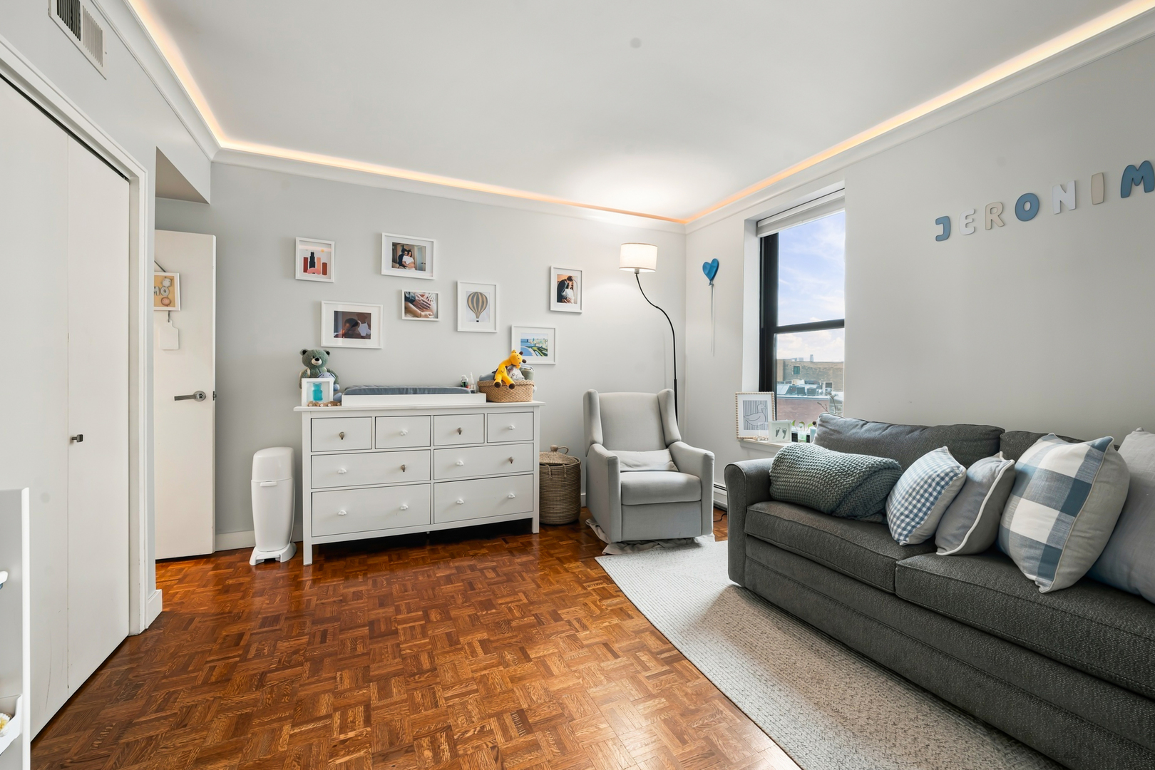 2100 N Lincoln Park W Unit: 5EN