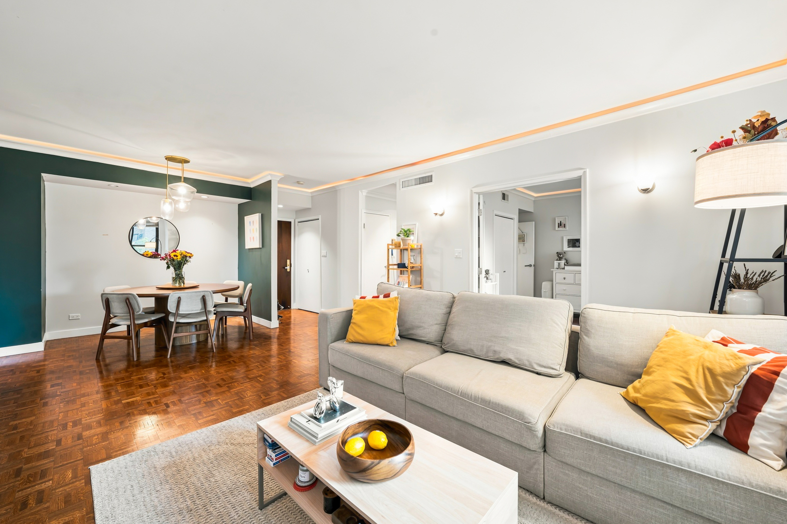 2100 N Lincoln Park W Unit: 5EN