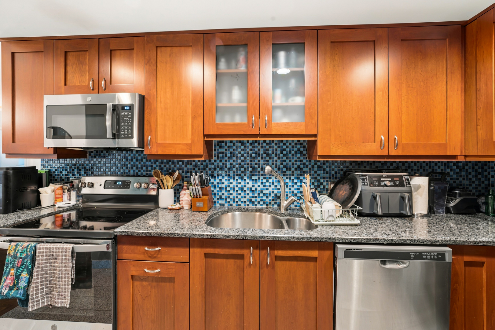 2100 N Lincoln Park W Unit: 5EN