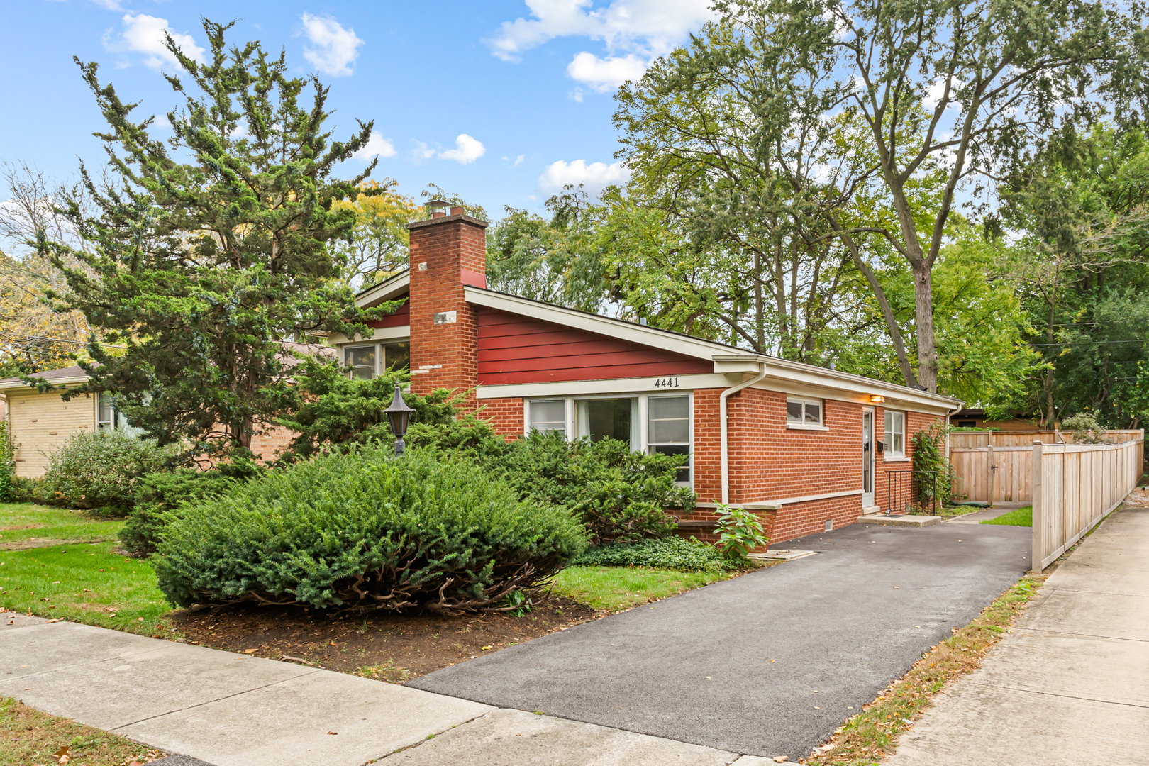 4441 Foster Street Skokie Il Us 60076 Mrd12791662