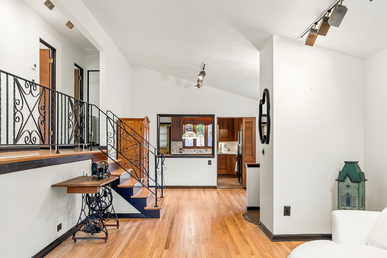 4441 Foster Street