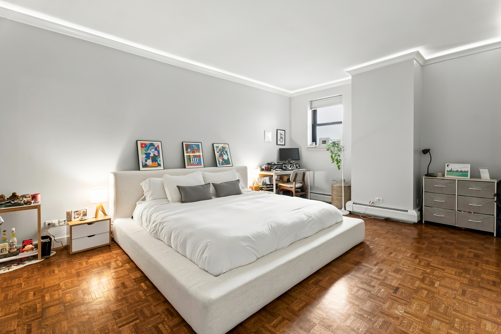 2100 N Lincoln Park W. Unit: 5EN