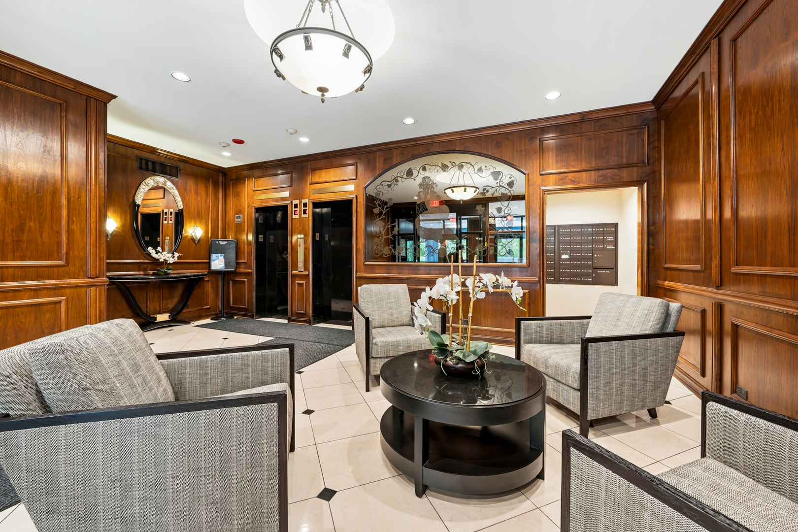 2100 N Lincoln Park W. Unit: 5EN