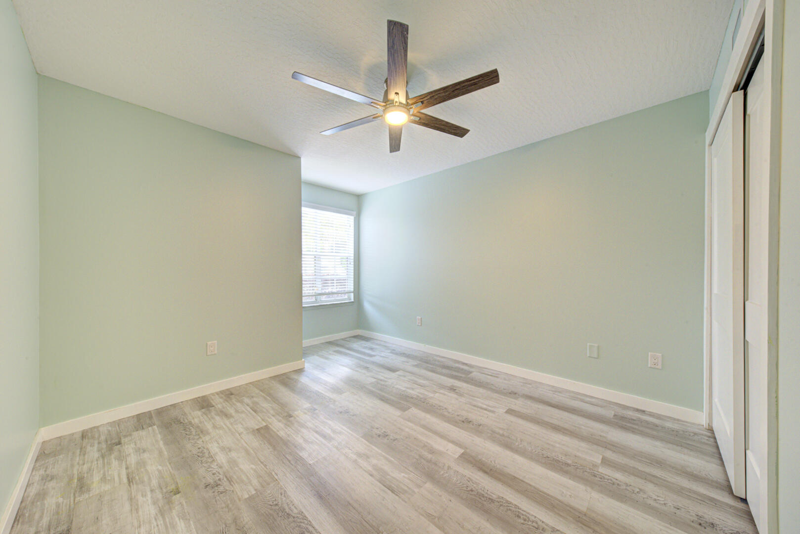 7430 N Highway 1, 103