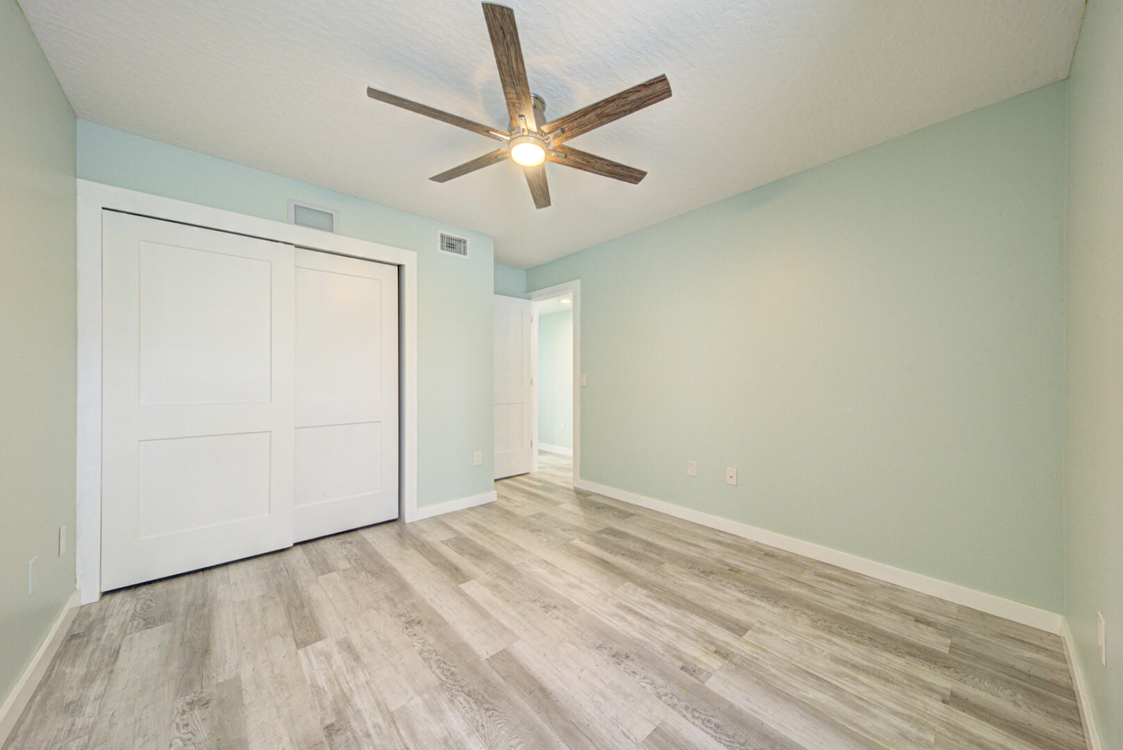 7430 N Highway 1, 103