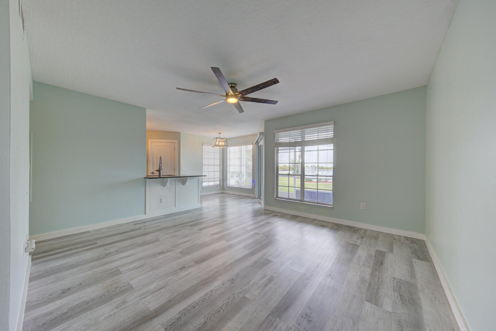 7430 N Highway 1, 103