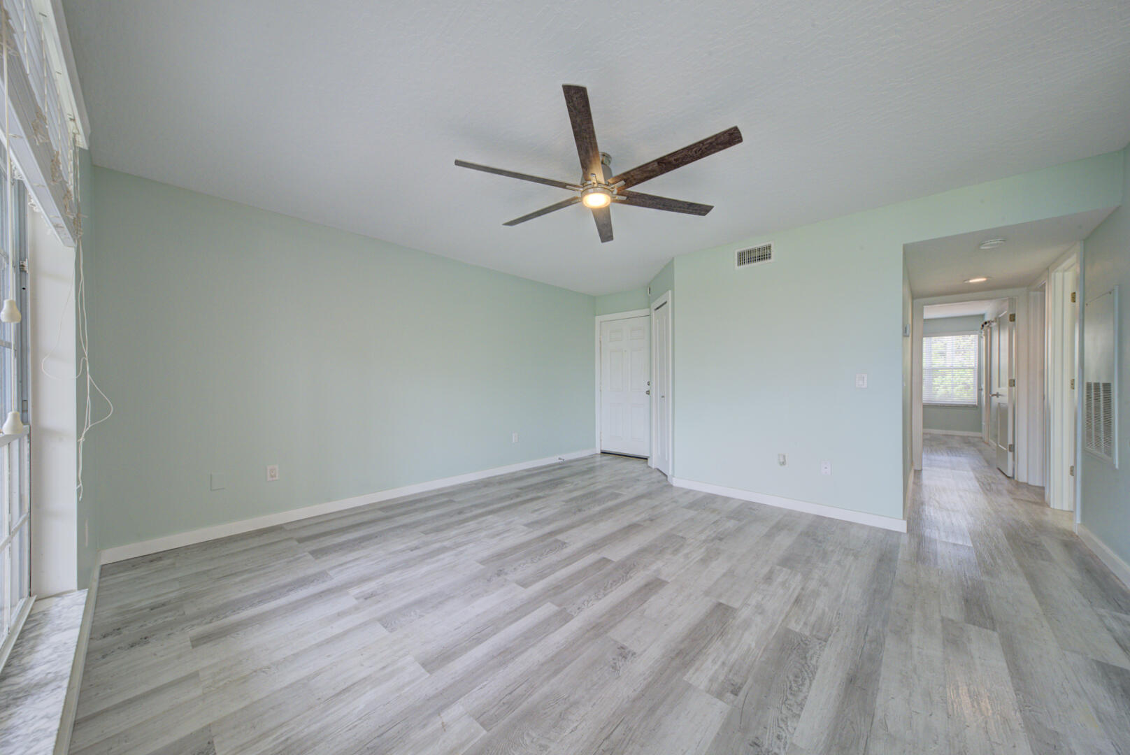7430 N Highway 1, 103