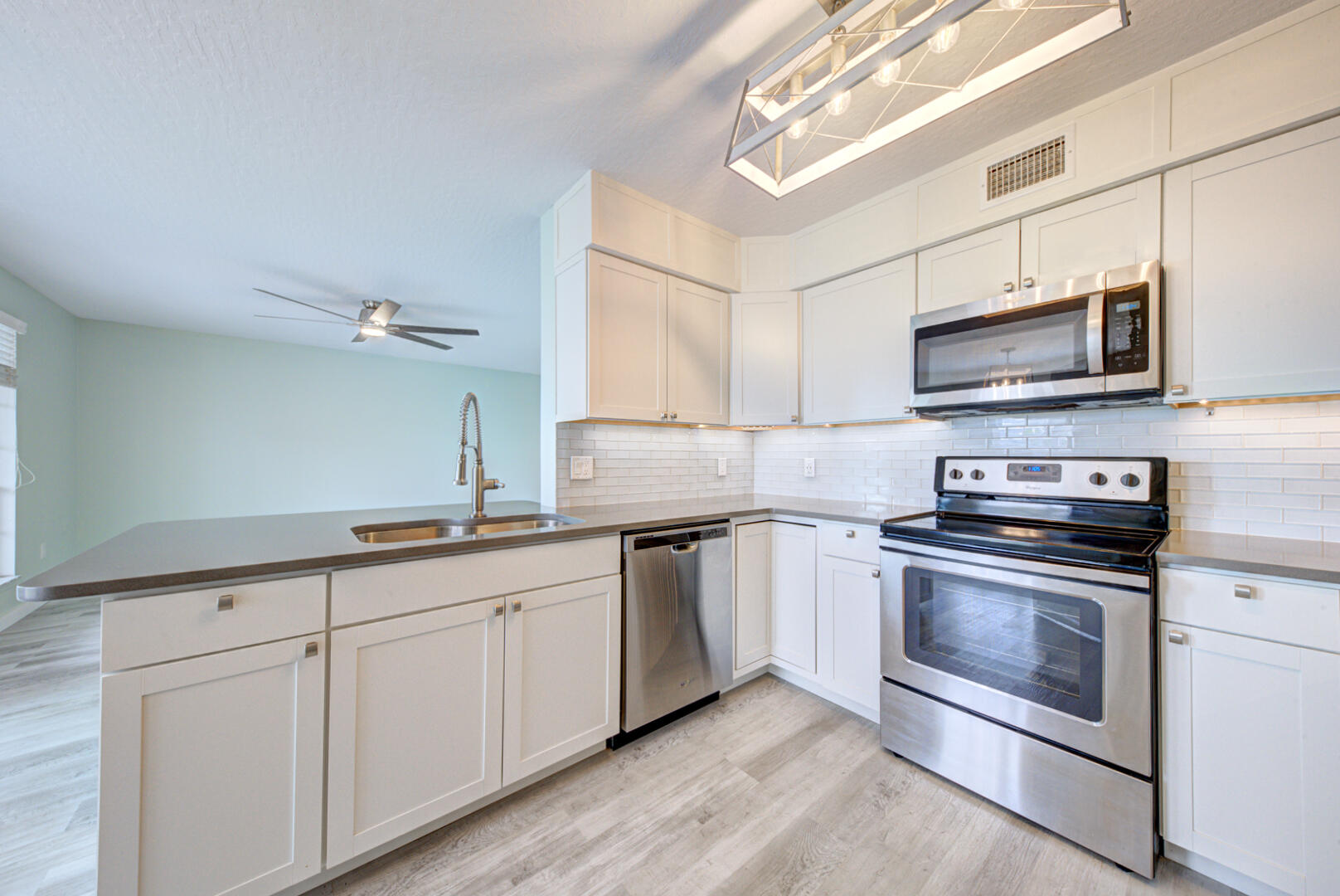 7430 N Highway 1, 103