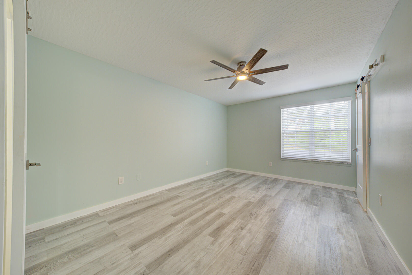 7430 N Highway 1, 103
