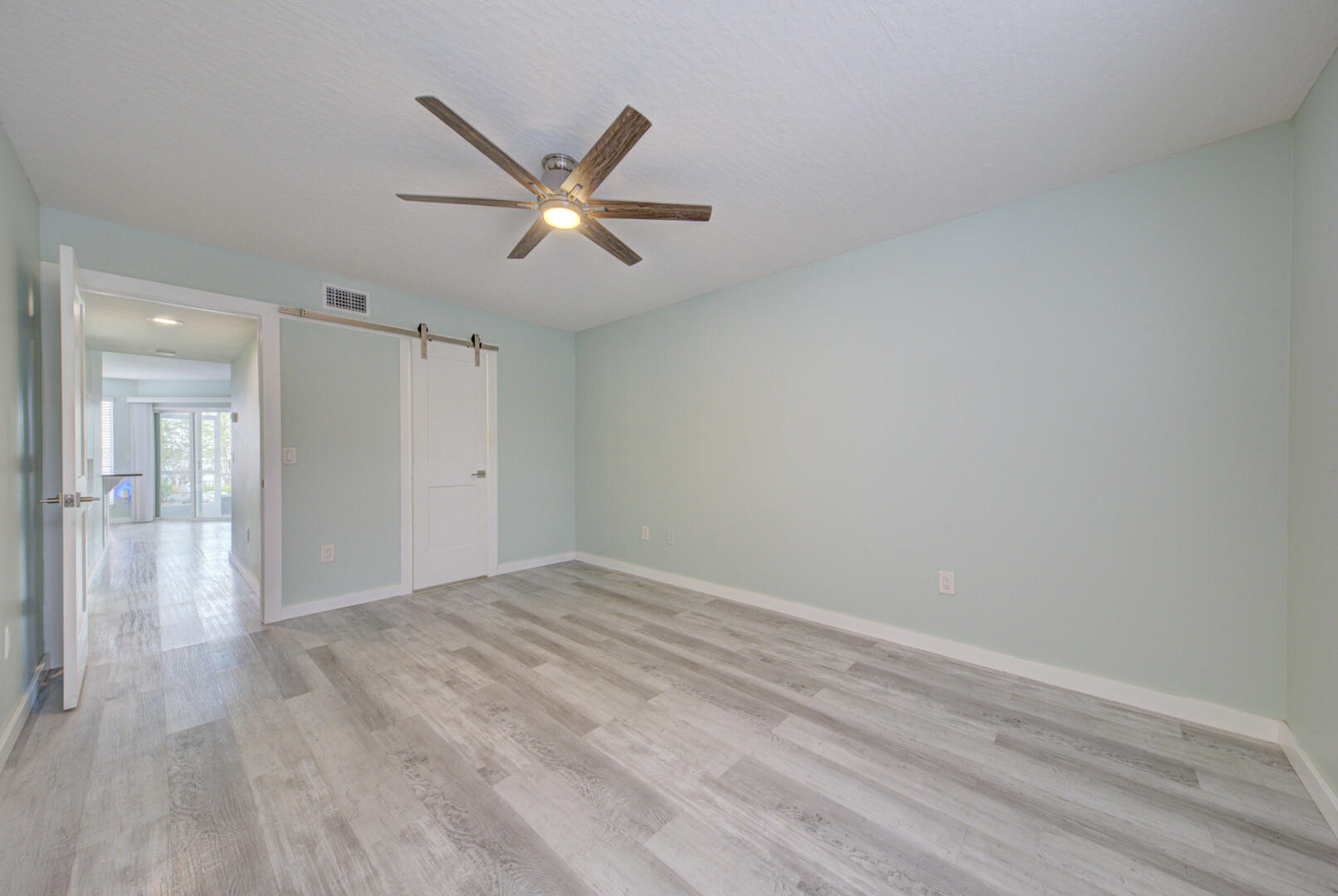 7430 N Highway 1, 103