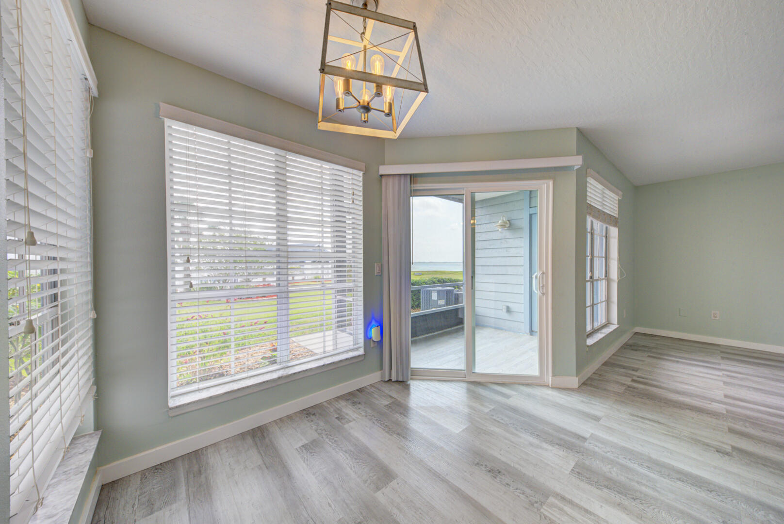 7430 N Highway 1, 103