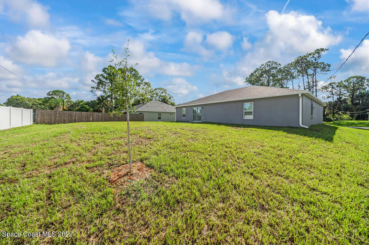 1591 Palatka Road SE