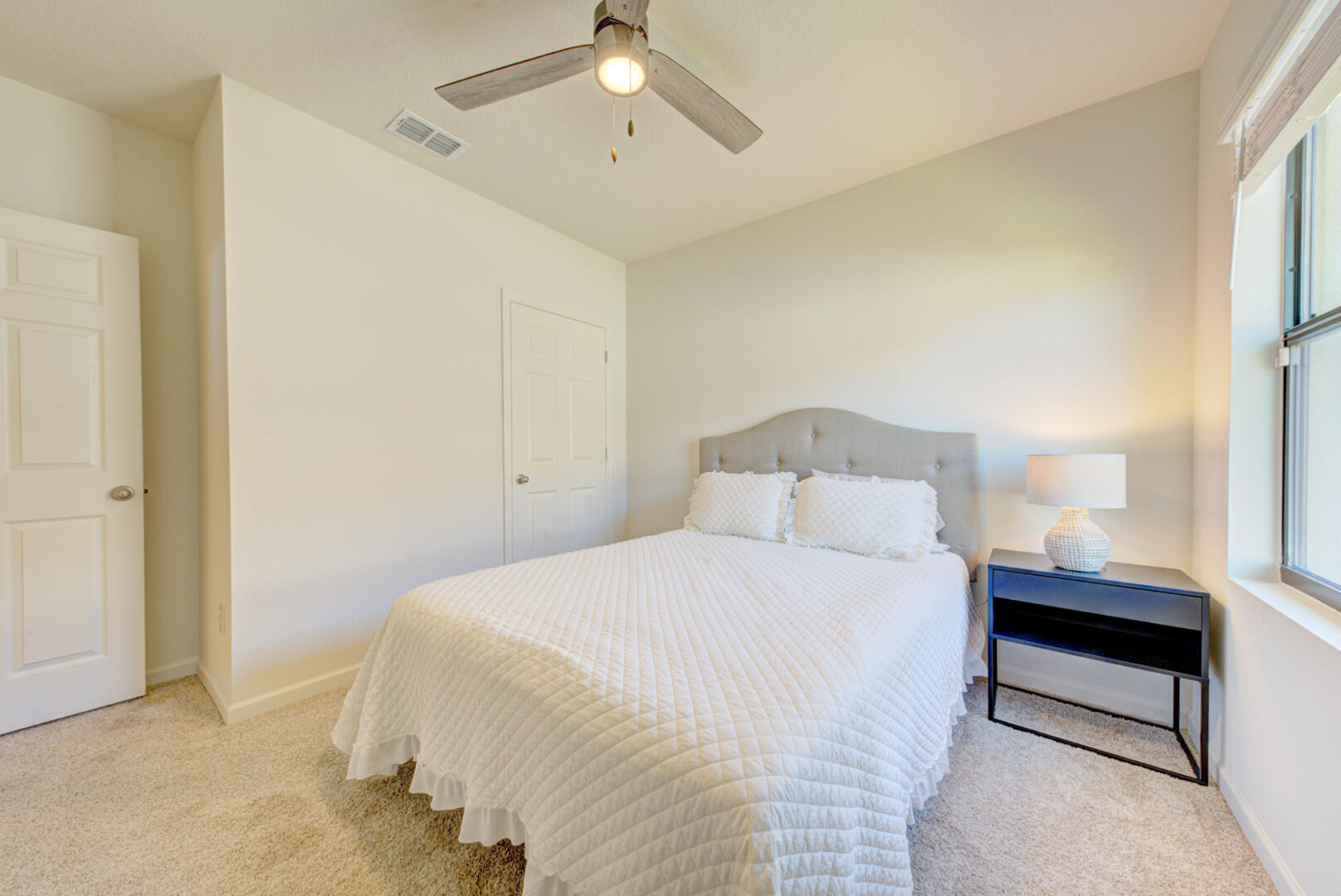 656 Old Country Road SE