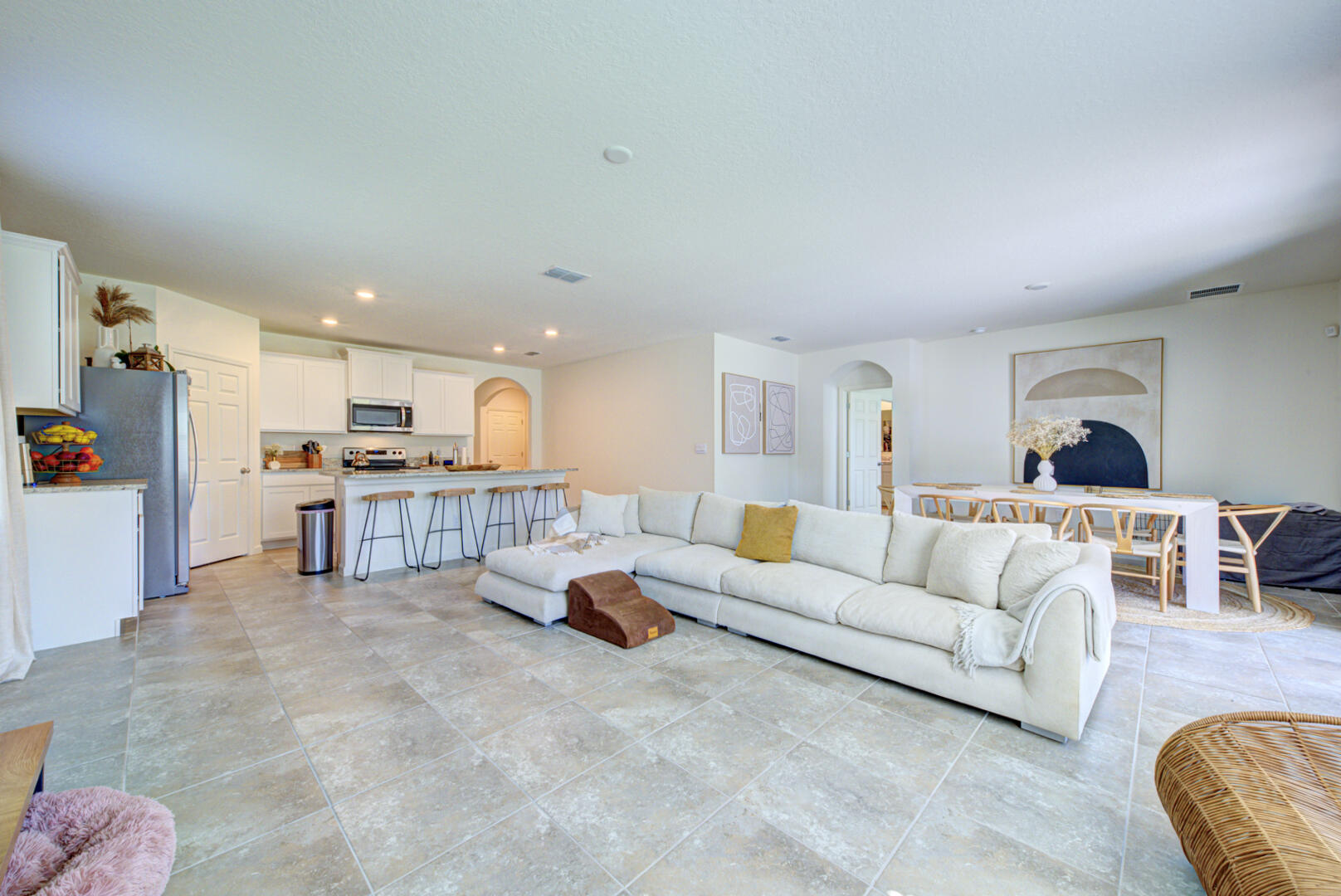 656 Old Country Road SE
