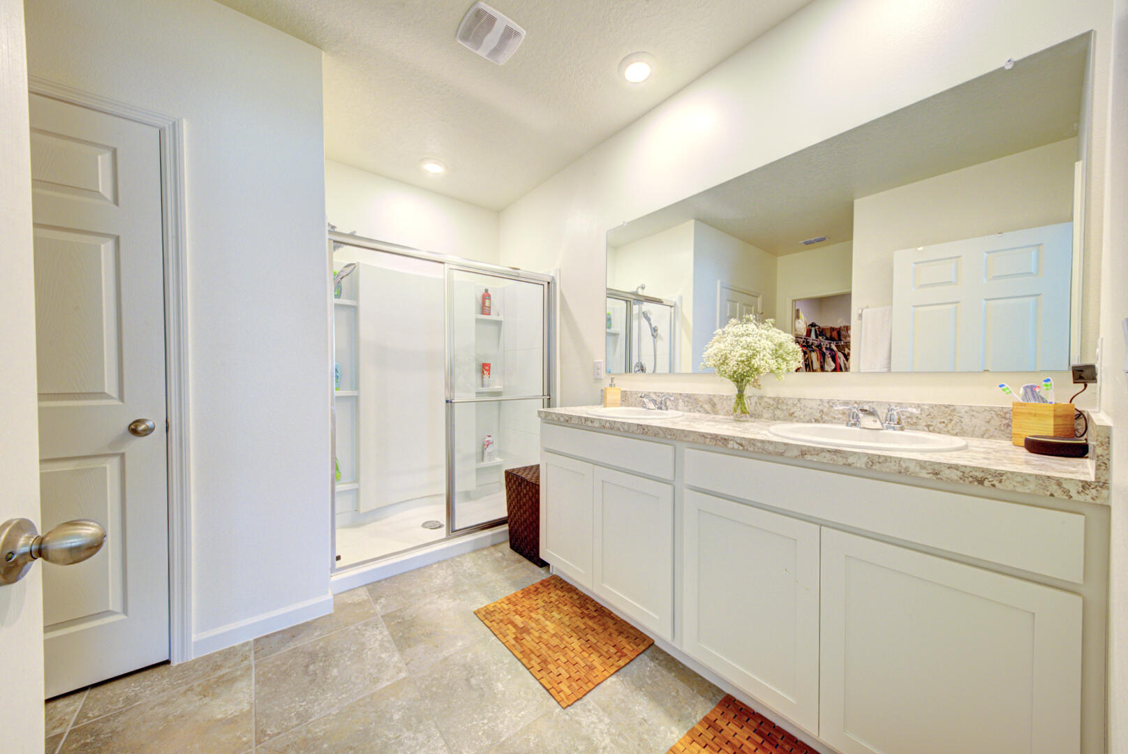 656 Old Country Road SE