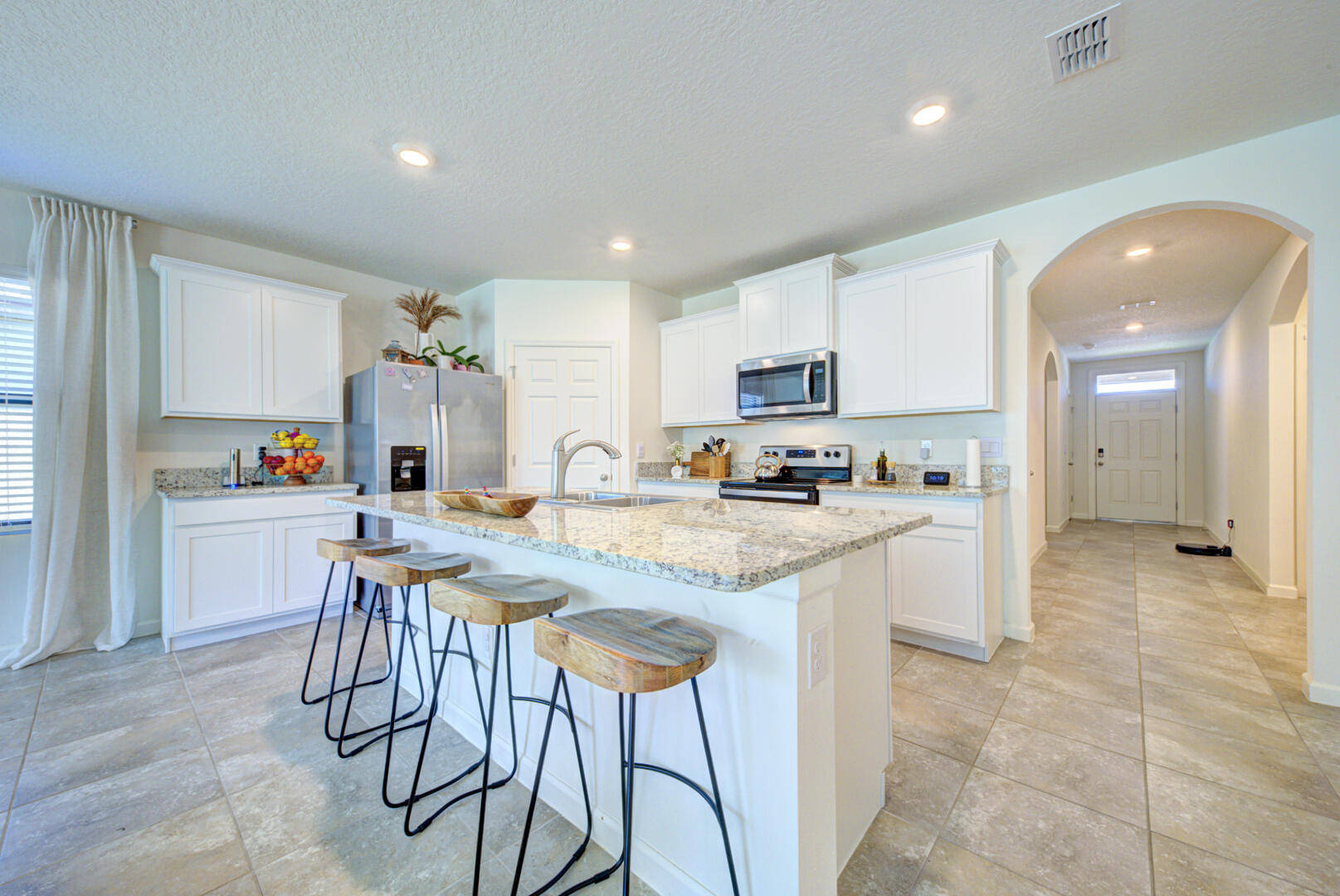 656 Old Country Road SE