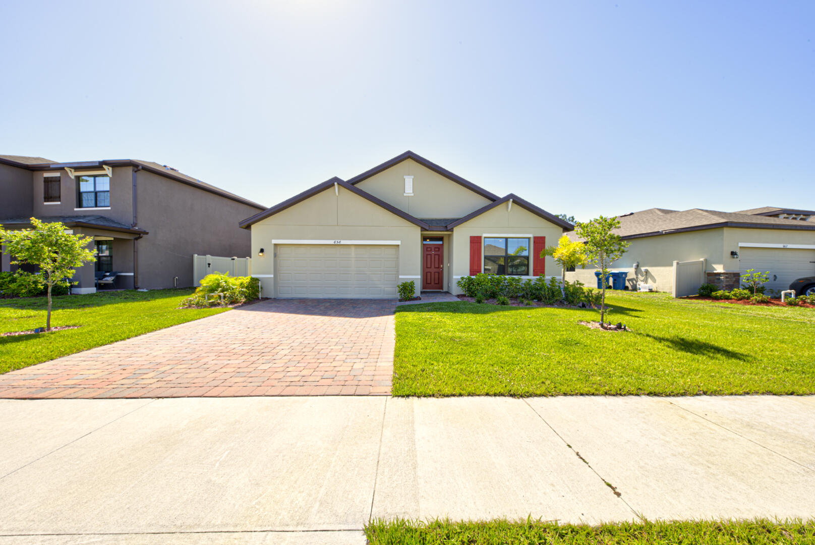 656 Old Country Road SE