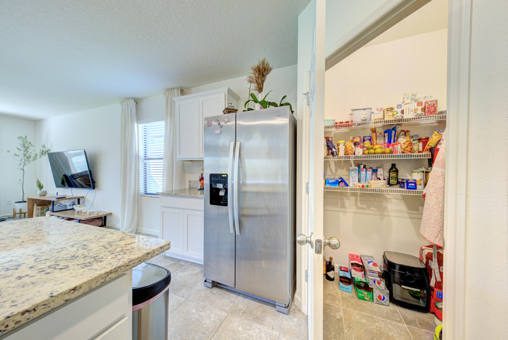 656 Old Country Road SE