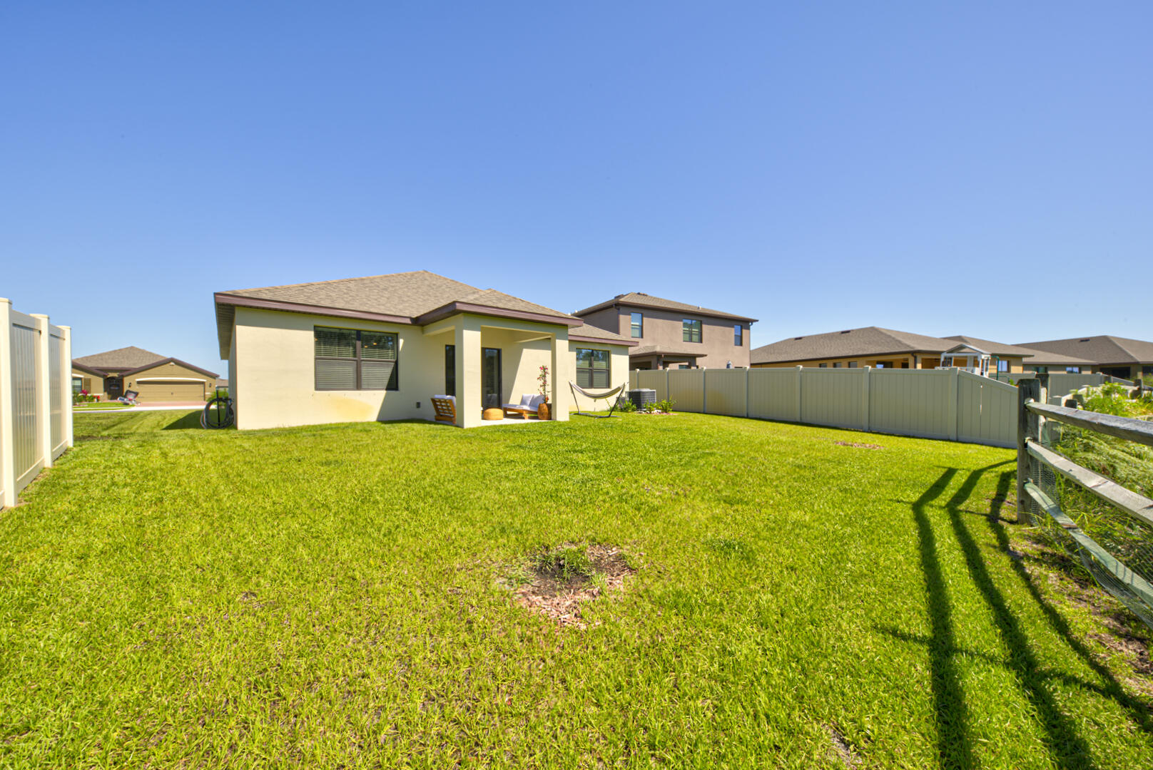 656 Old Country Road SE