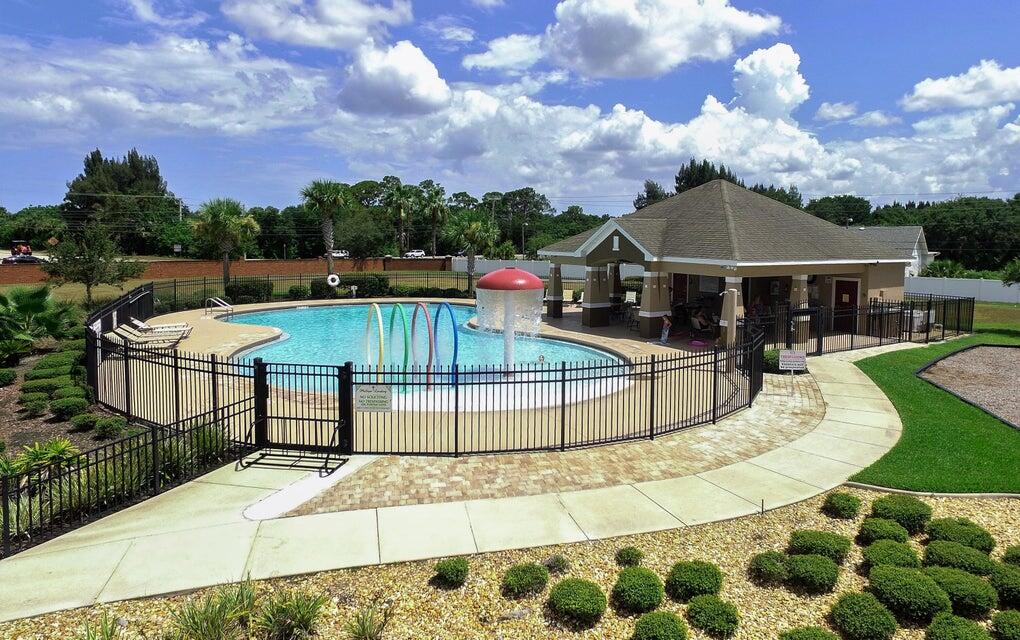 1800 Bridgeport Circle