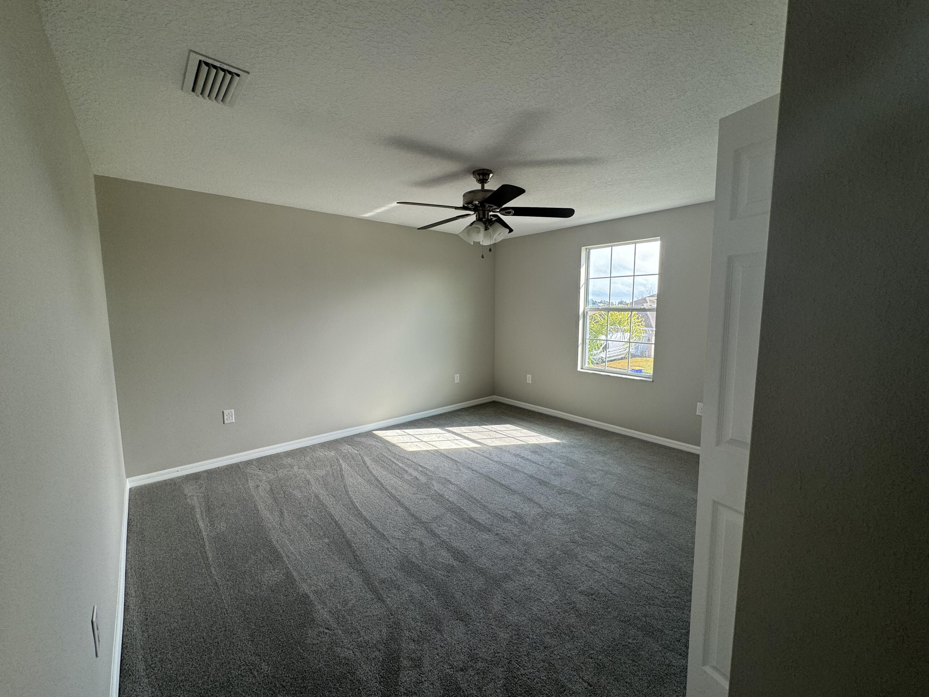 1800 Bridgeport Circle