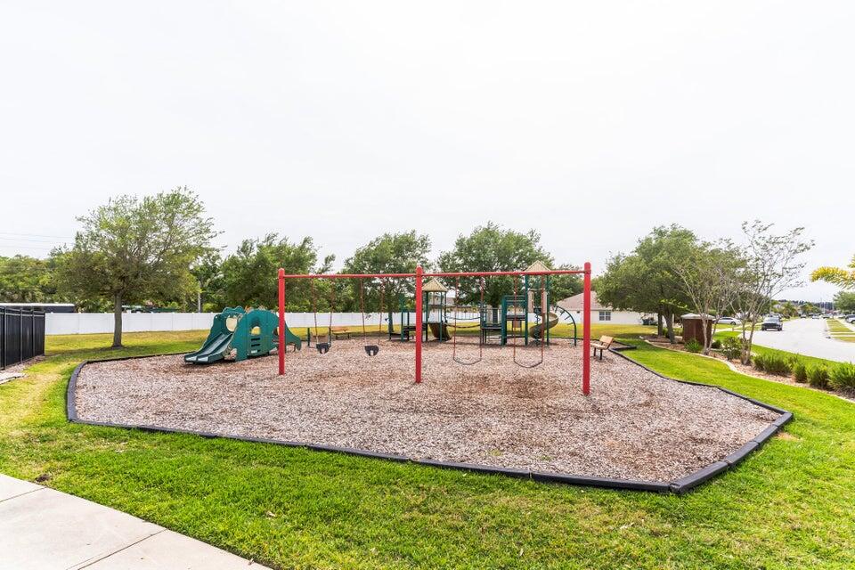 1800 Bridgeport Circle