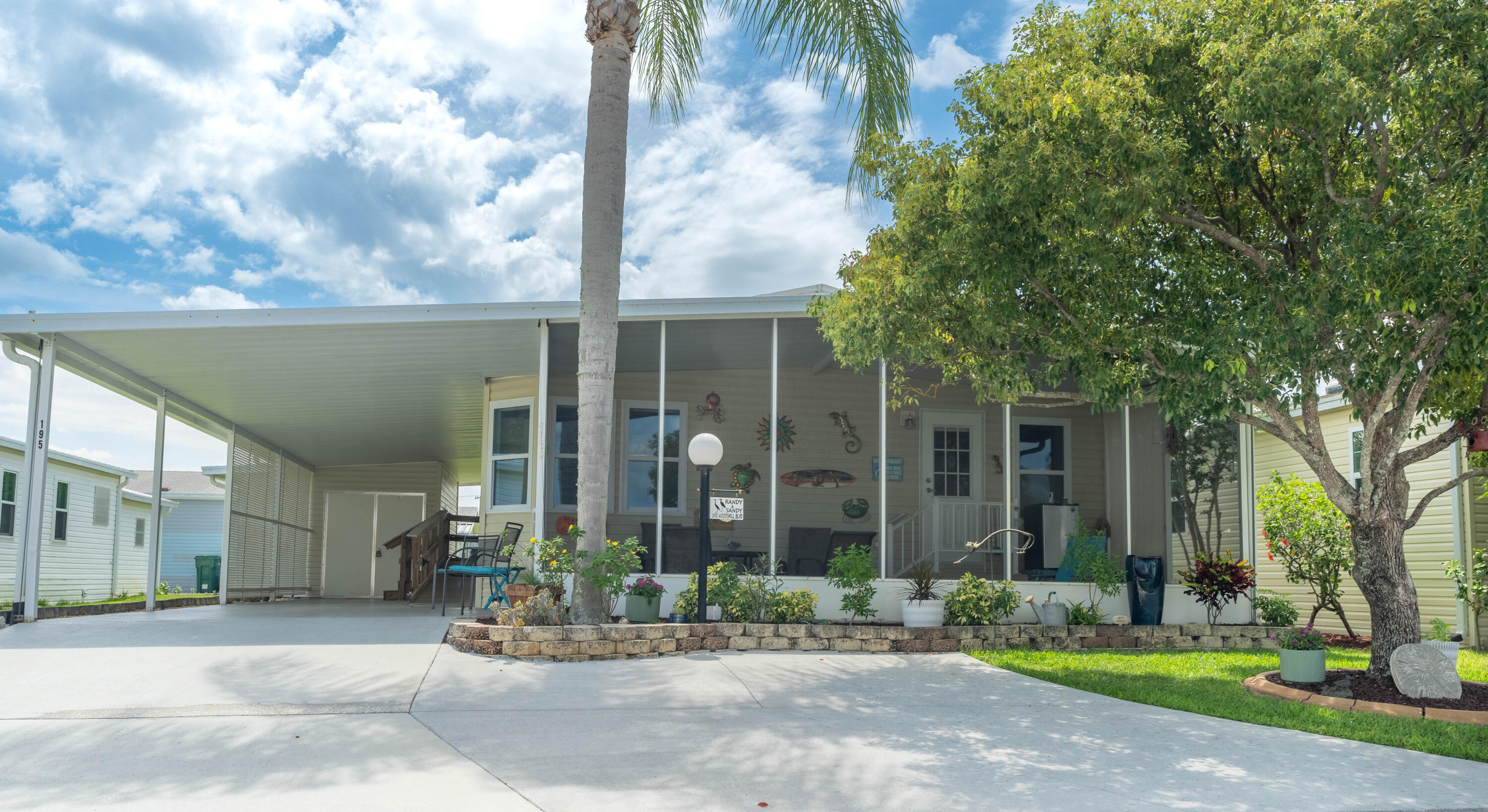 195 Woodsmill Blvd.