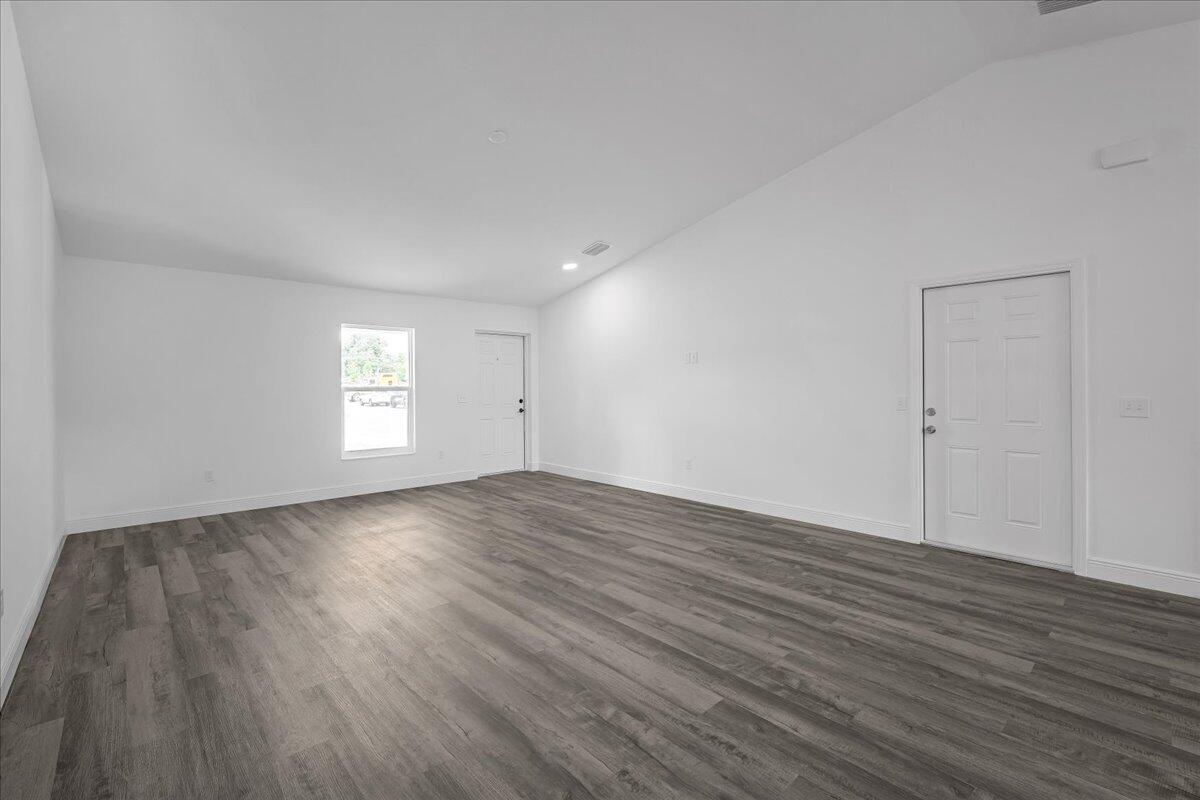 945 N Singleton Avenue