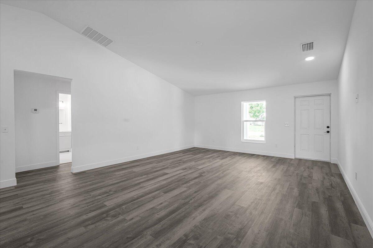 945 N Singleton Avenue