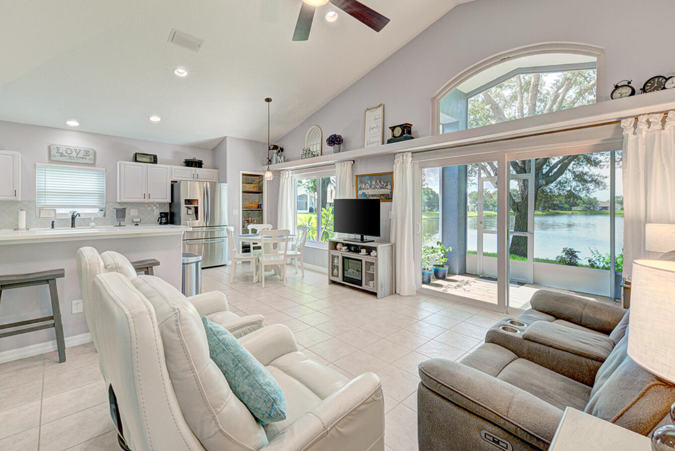 2081 Stratford Pointe Drive