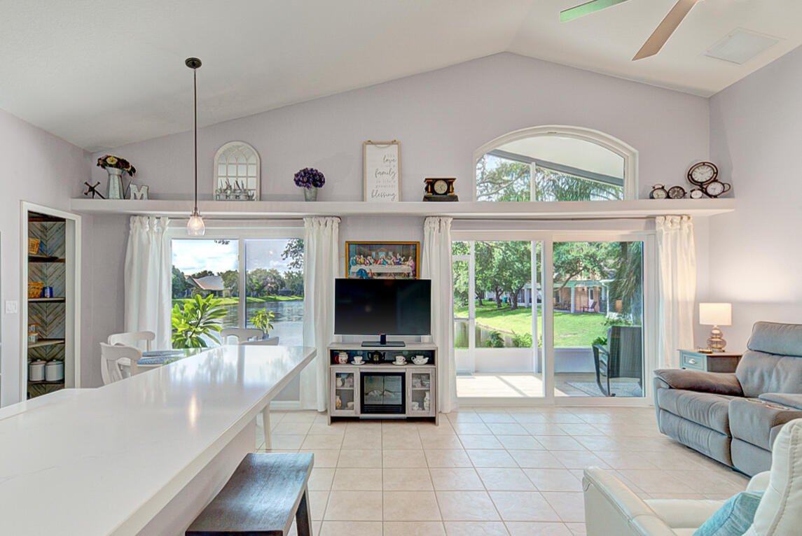 2081 Stratford Pointe Drive