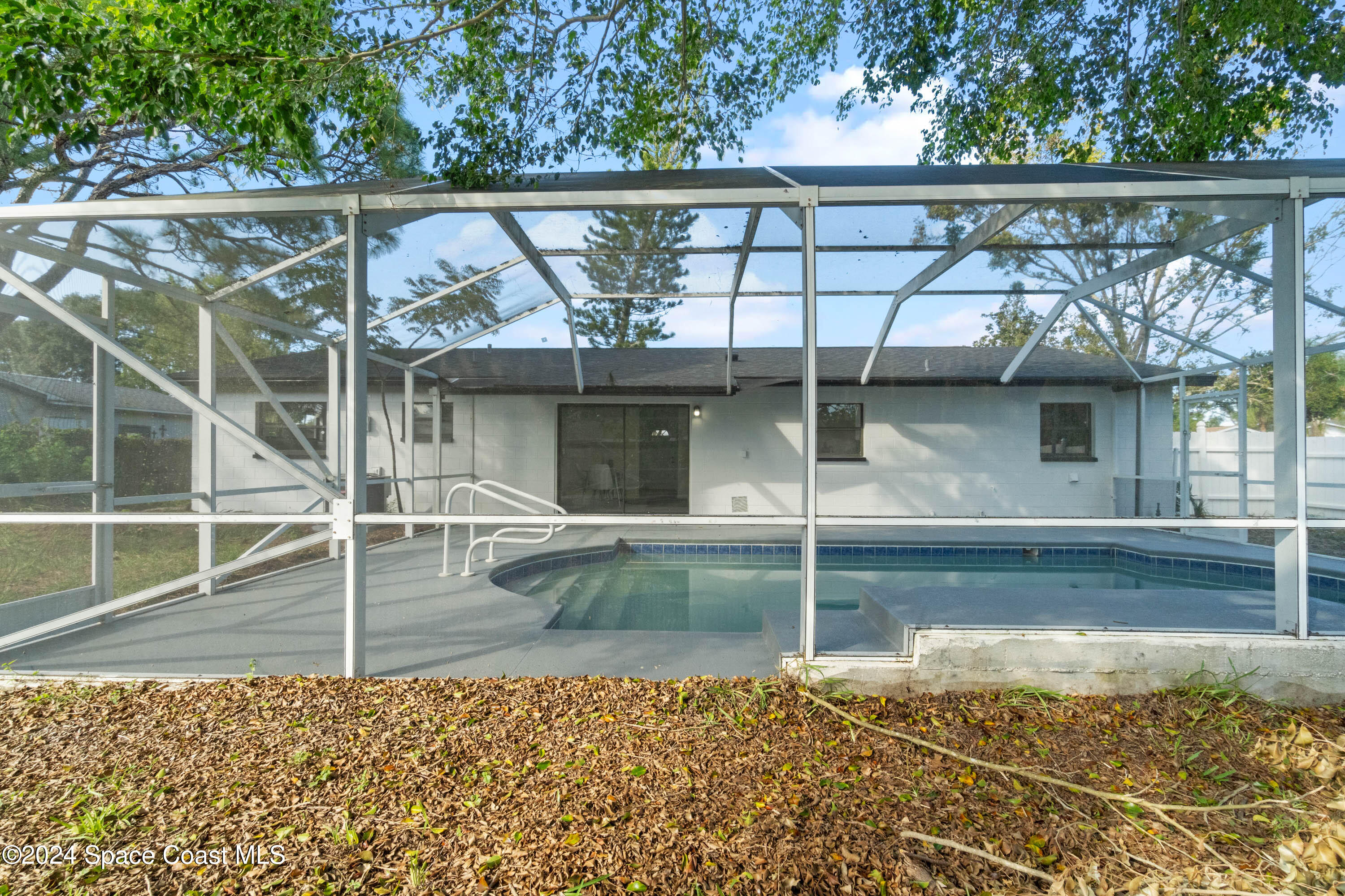 1121 Coronado Drive