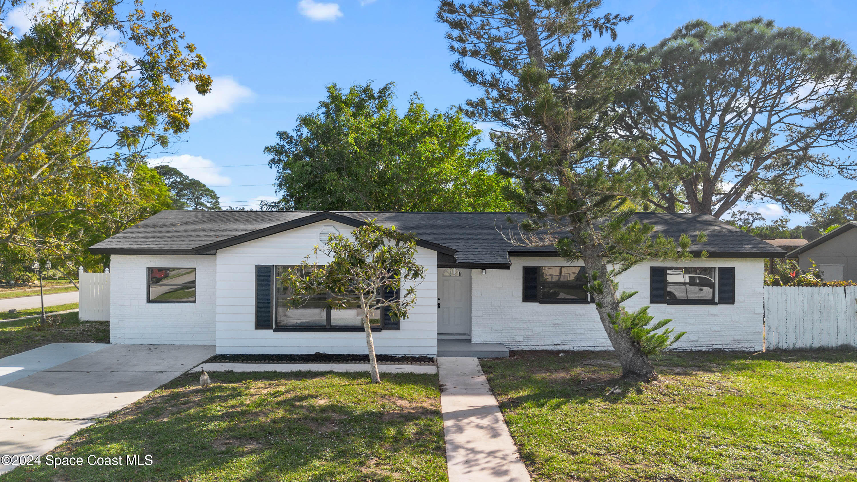 1121 Coronado Drive