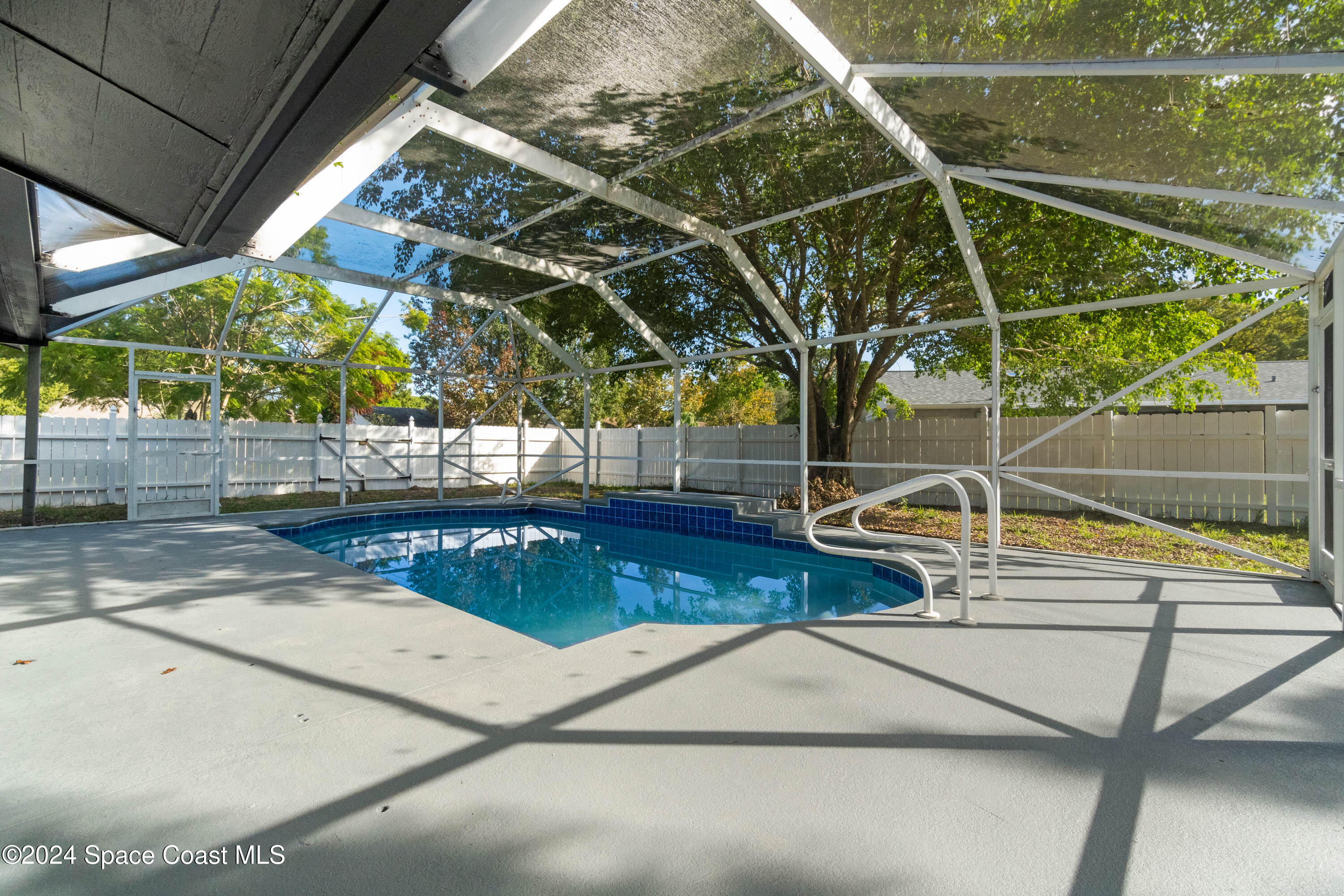 1121 Coronado Drive