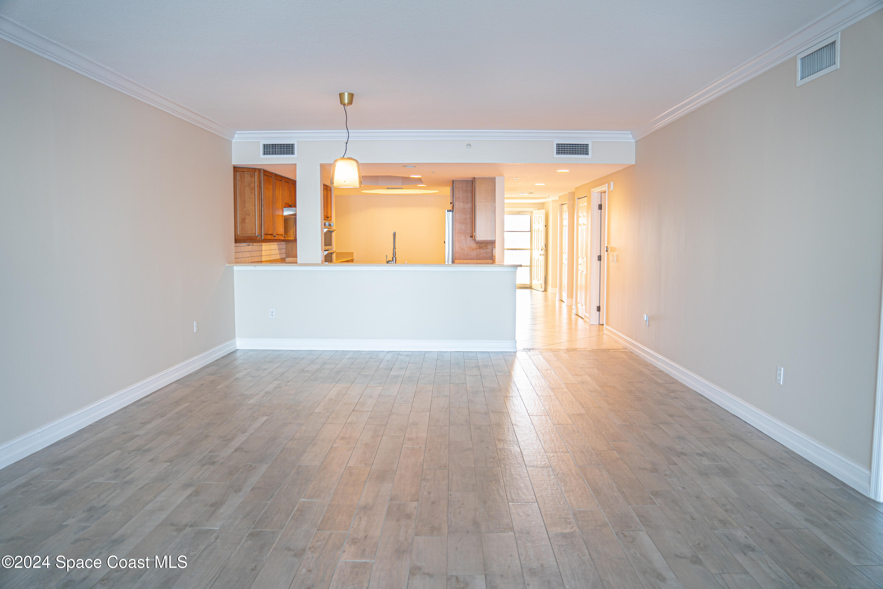 7 Indian River Avenue 905