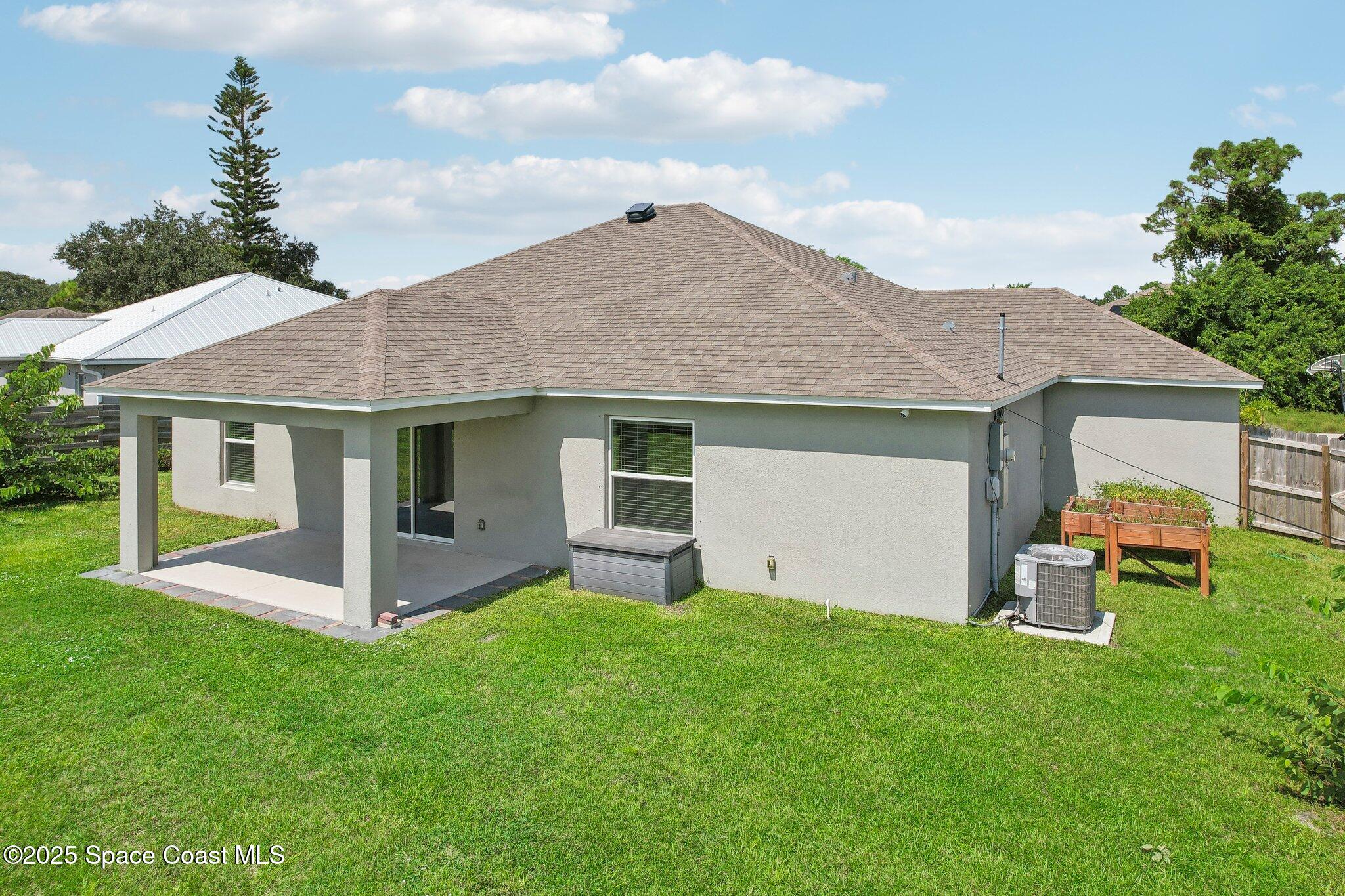 884 Lilac Street SE