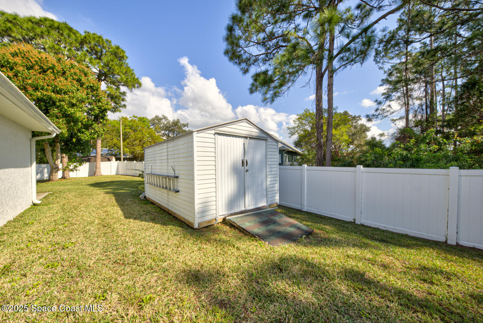 561 Tuttle Court SE
