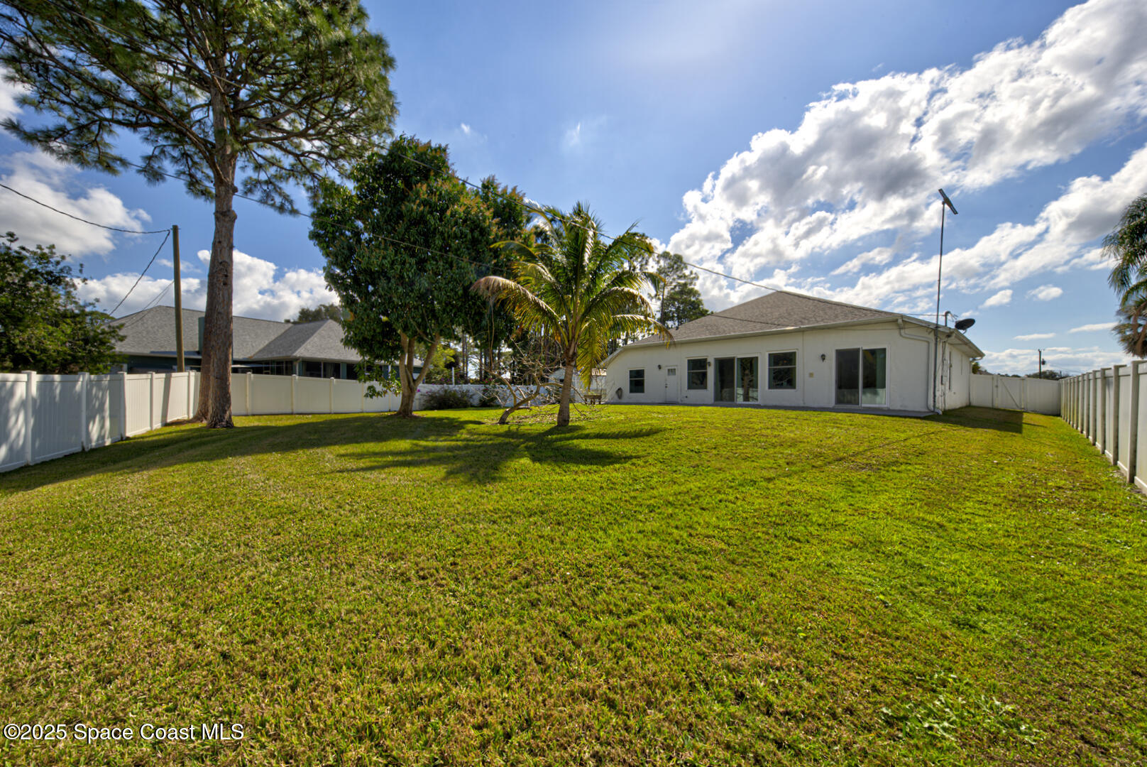 561 Tuttle Court SE