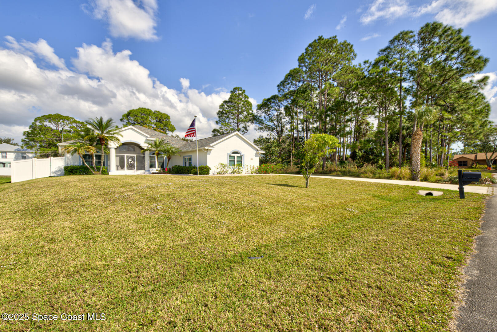 561 Tuttle Court SE