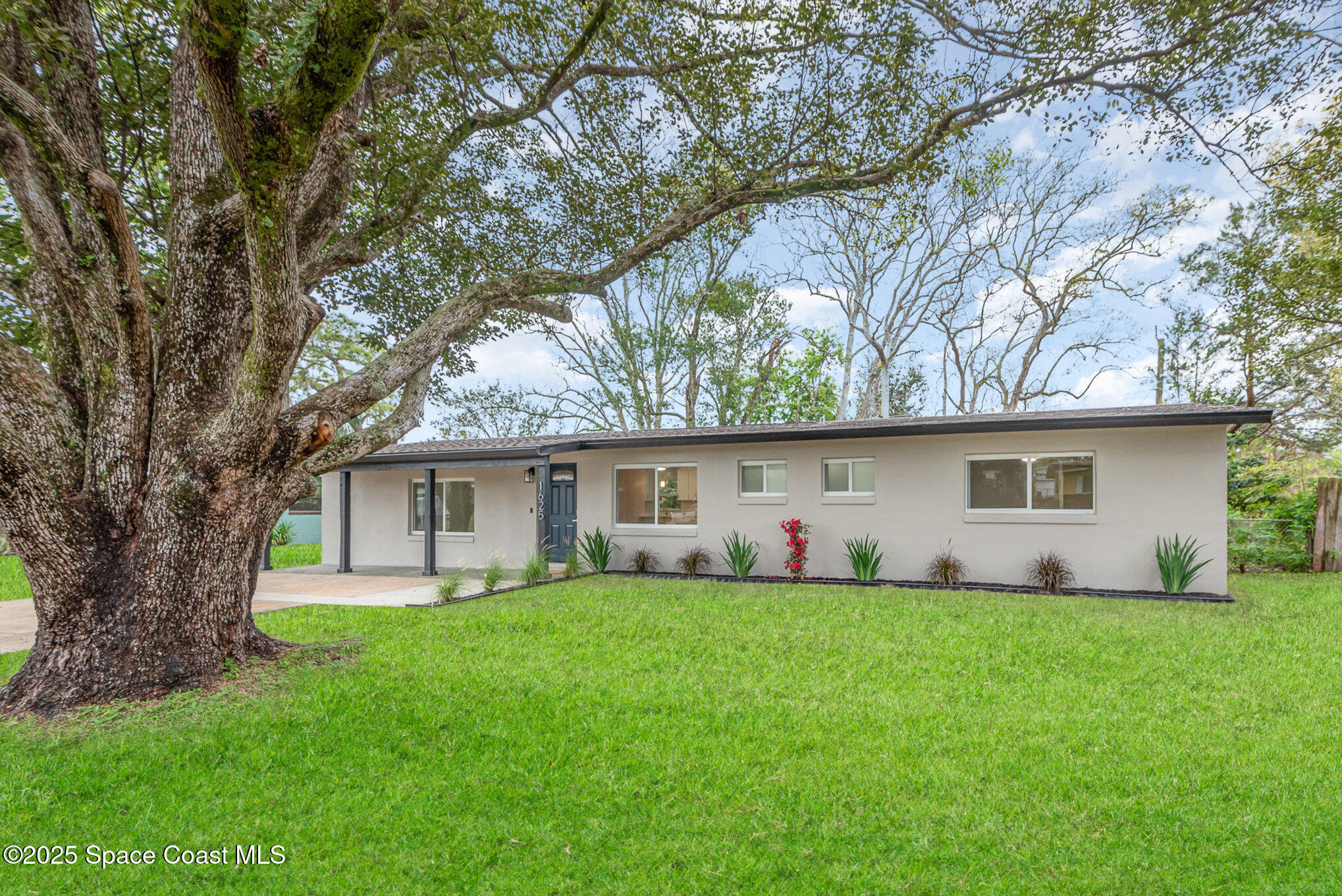 1625 Country Lane