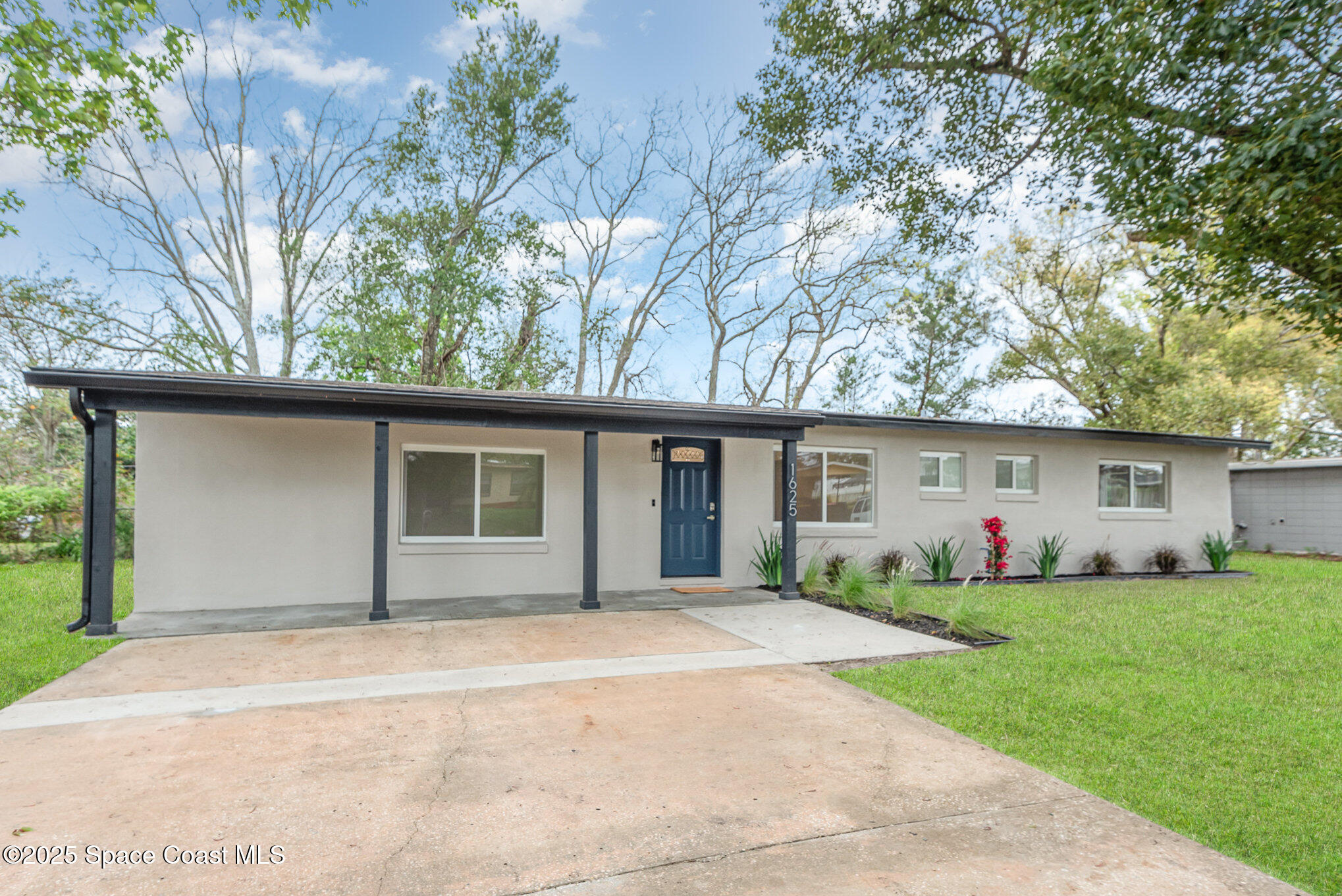 1625 Country Lane