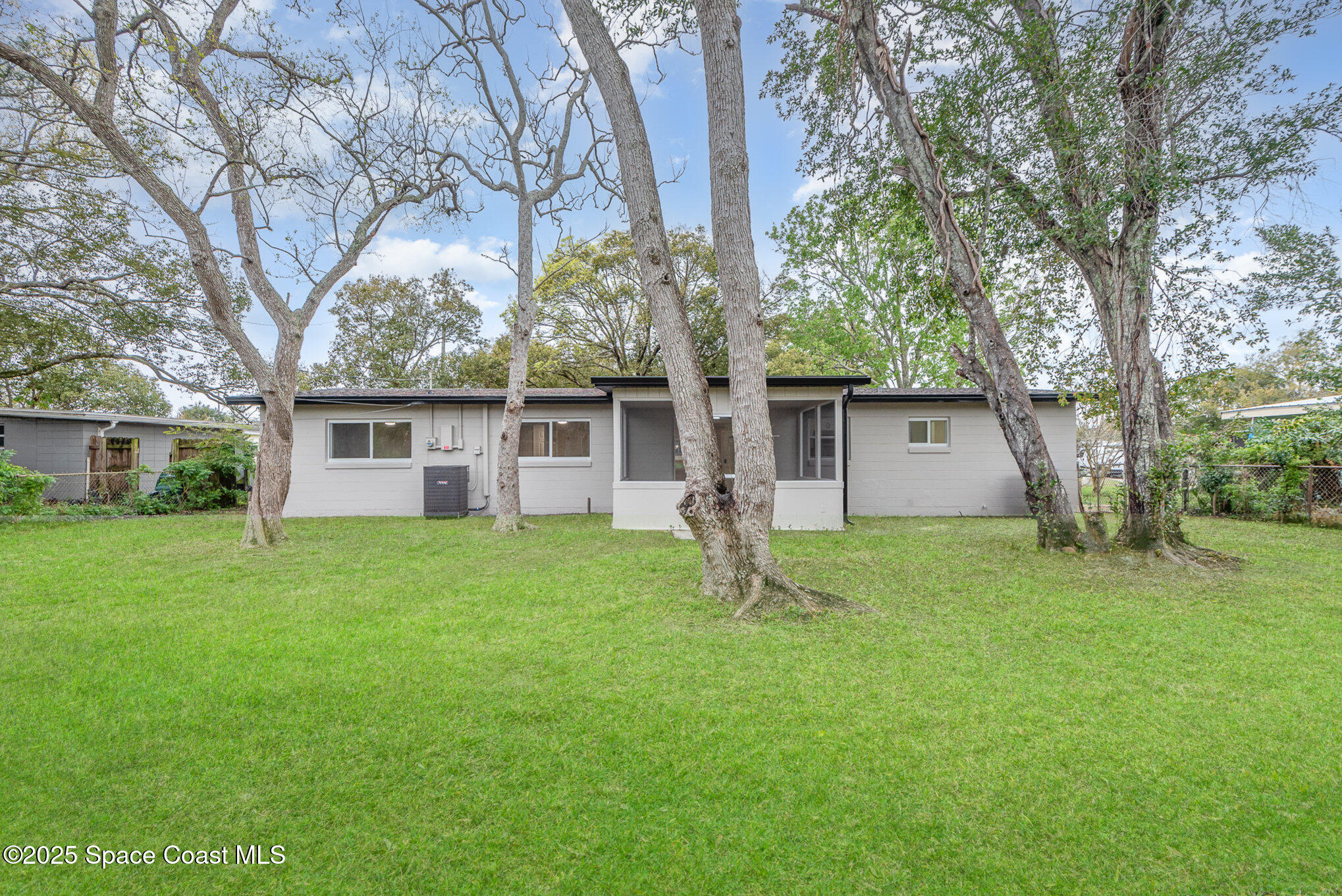 1625 Country Lane