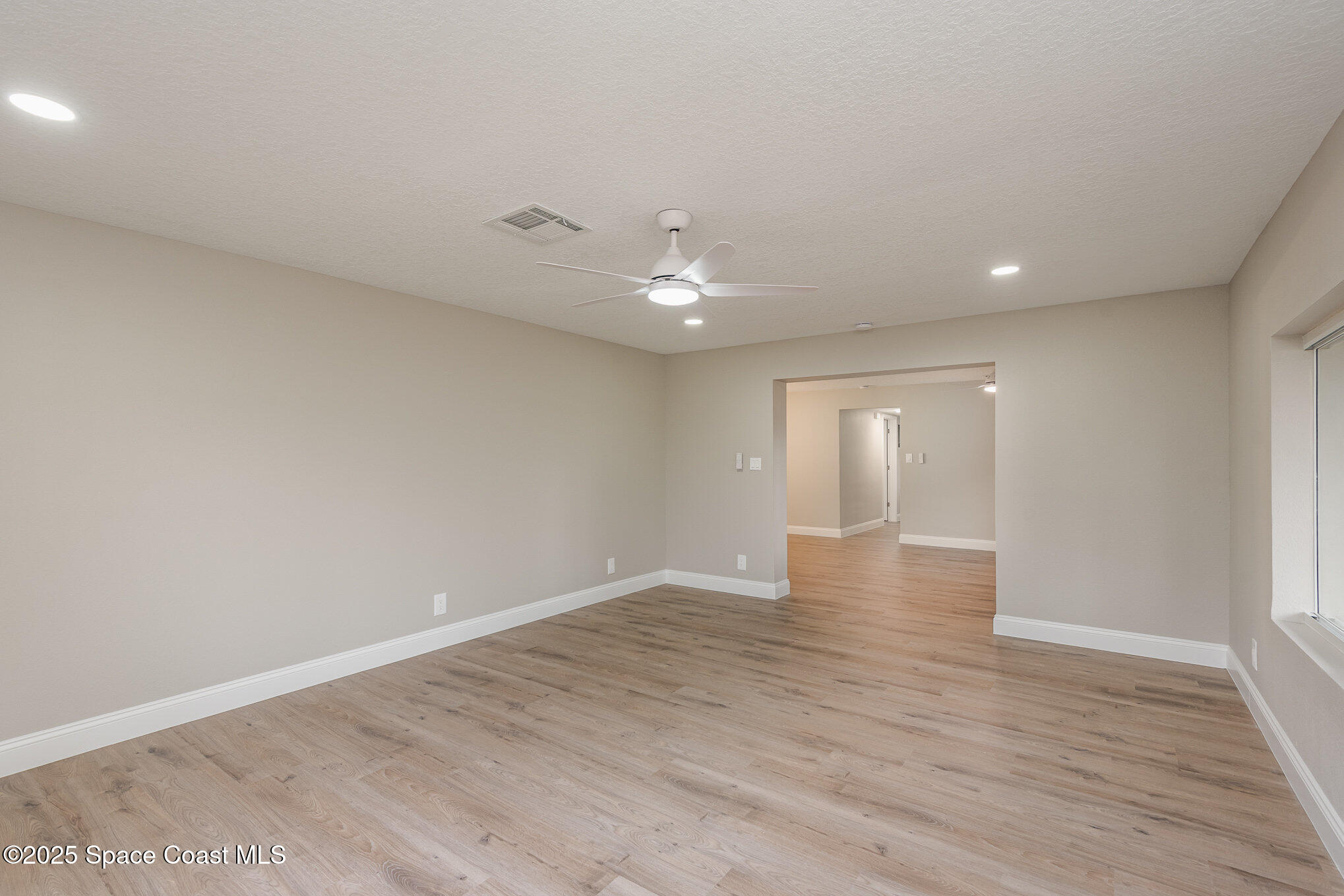 1625 Country Lane