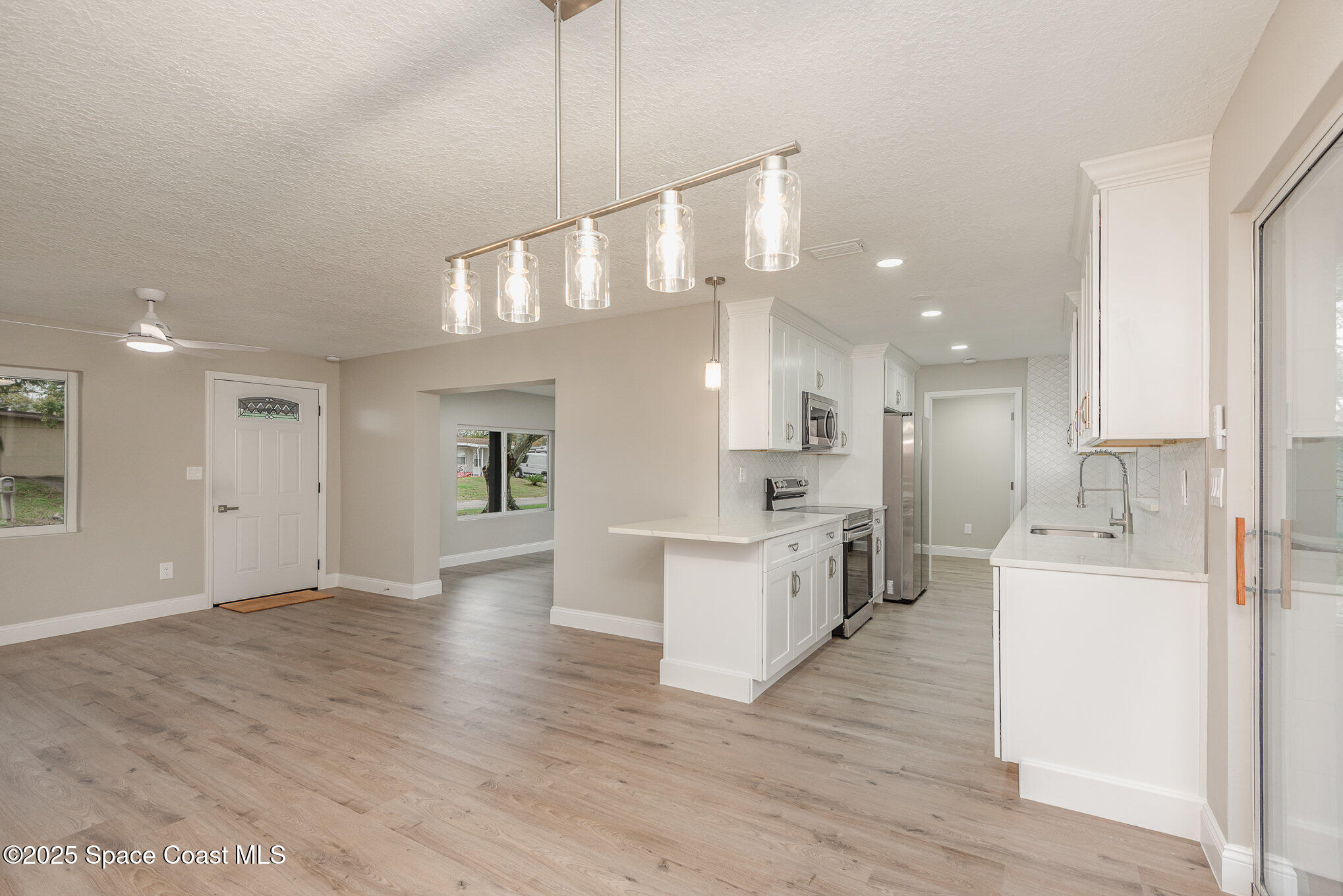 1625 Country Lane